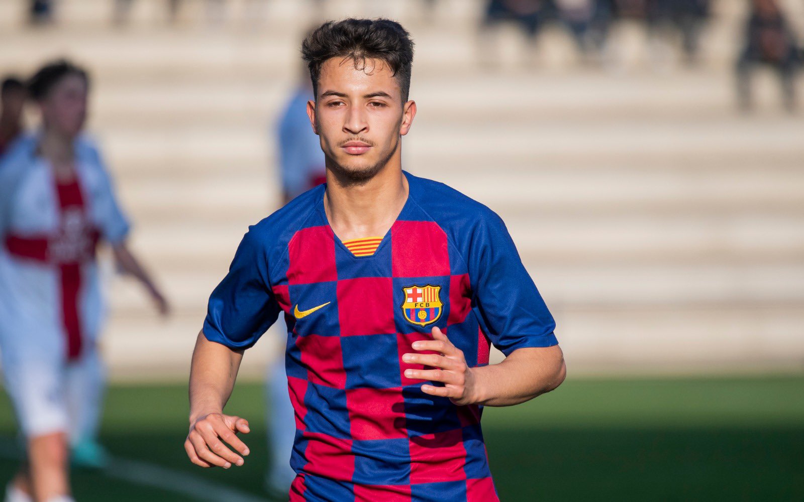 برشلونة يفسخ عقده مع مهاجمه المغربي زكريا غيلان