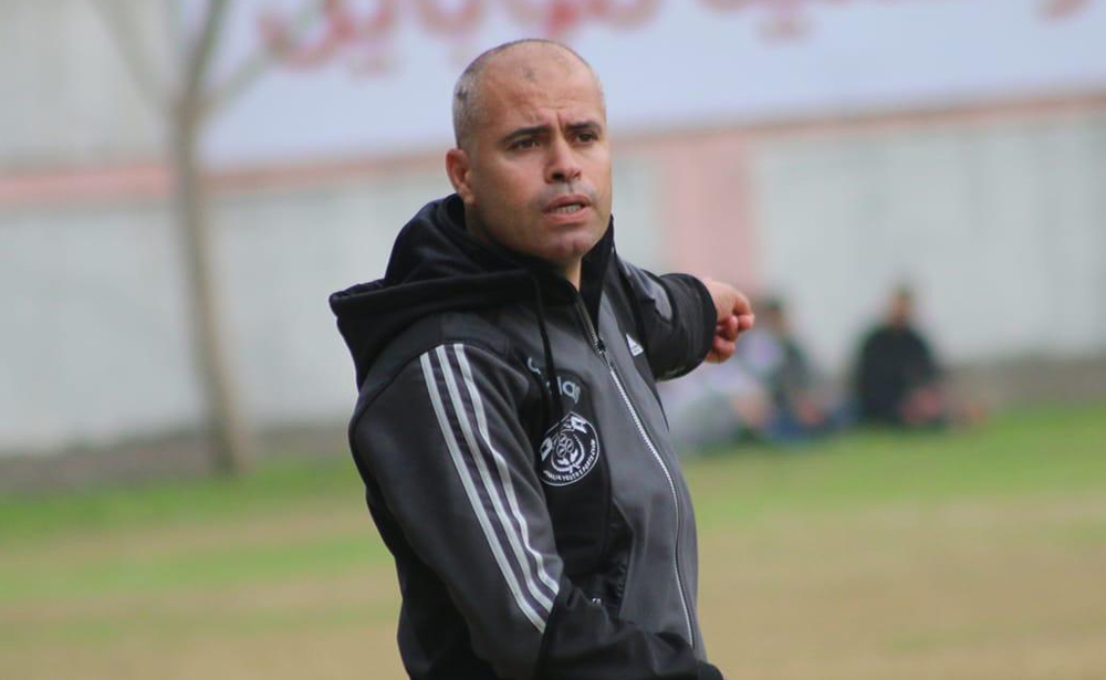 هل قَبِلَ نادي شباب رفح استقالة مديره الفني الكابتن أحمد عبد الهادي؟