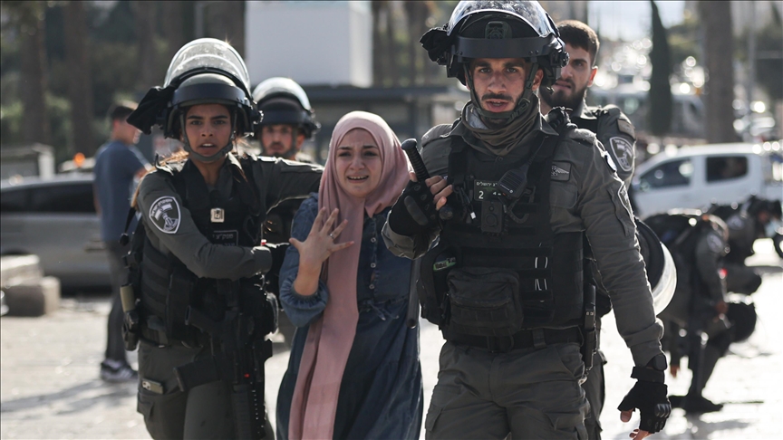 الاحتلال يعتقل فتاتين من منطقة باب العامود بمدينة القدس