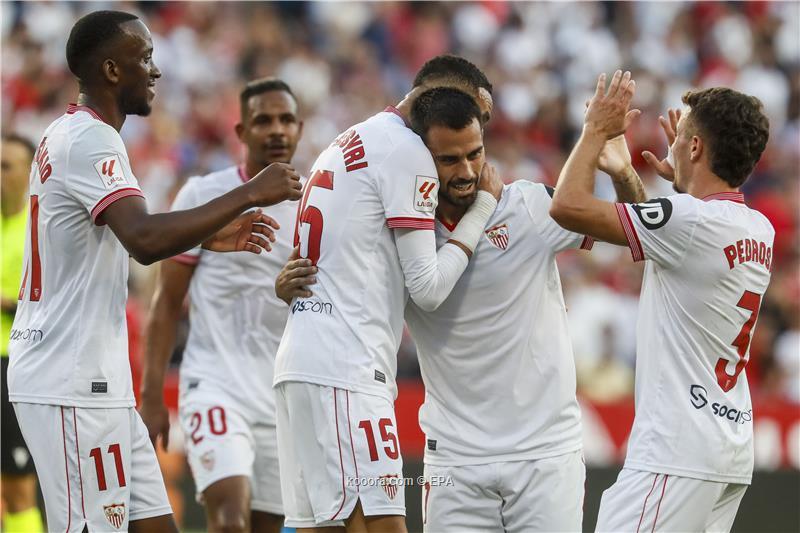 اشبيلية يفوز على ألميريا في الدوري الإسباني لكرم القدم