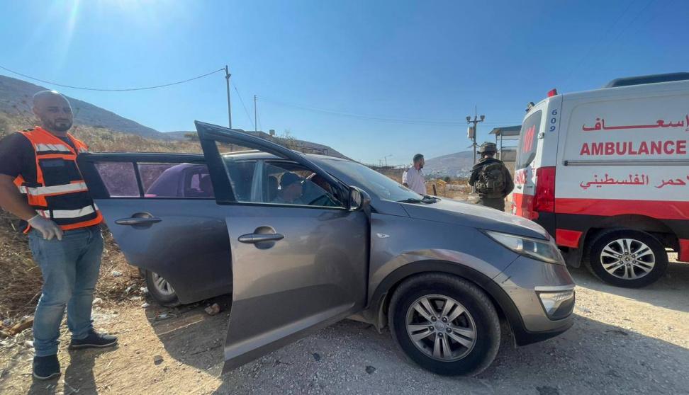 نقابة الصحفيين تدين احتجاز الاحتلال للصحفيين اشتية والبحش والبدوي داخل سيارة