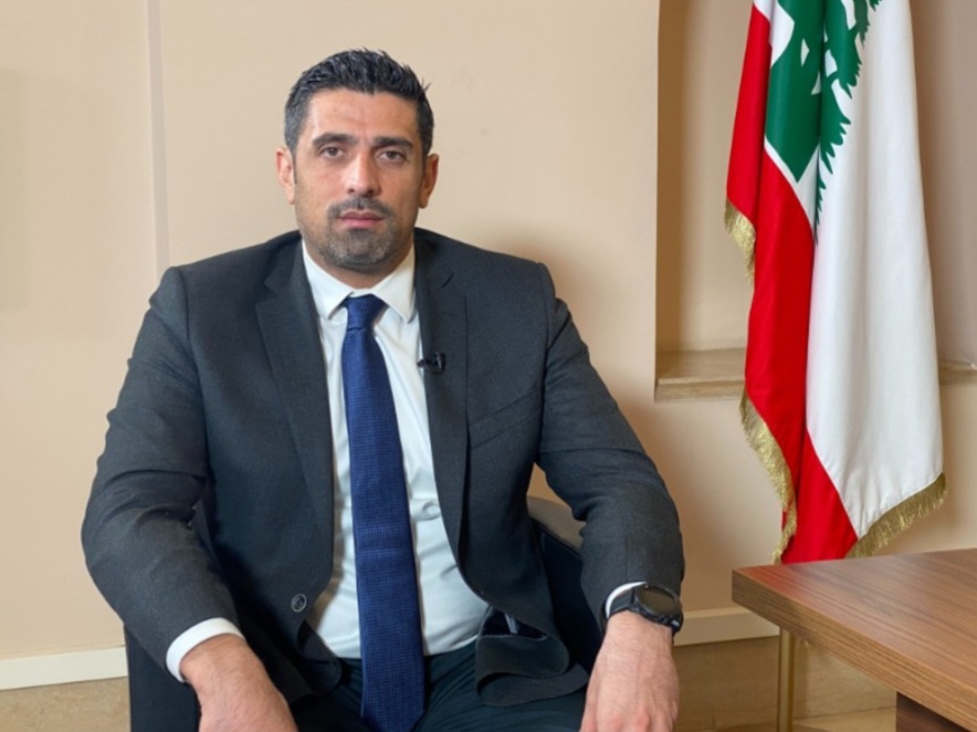 باسل الحسن يدعو للانتباه للخارجين عن القانون في مخيم عين الحلوة