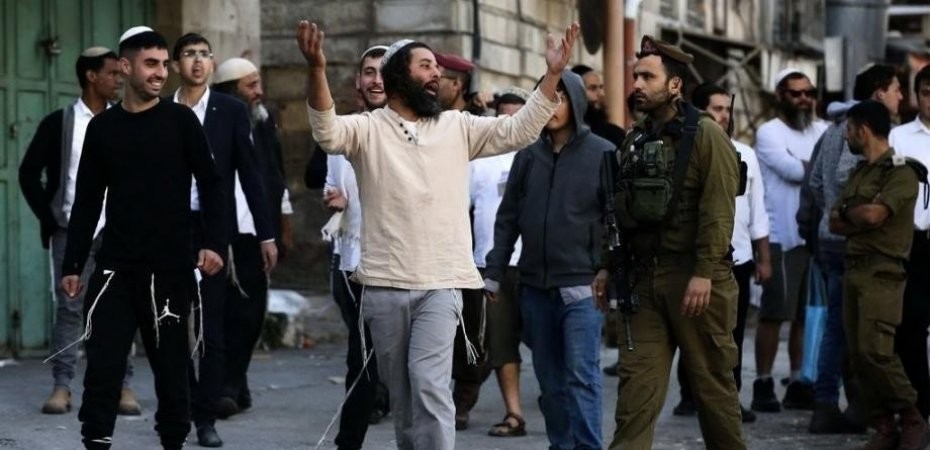 مستوطنون يضايقون وفداً دبلوماسياً خلال جولته في الضفة