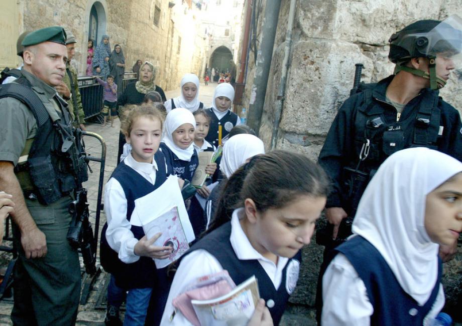 محافظة القدس تحذر خطورة إجراءات الاحتلال ضد العملية التعليمية بالمدينة