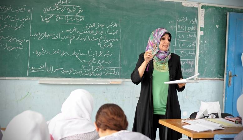 حماس تُطالب بحماية المعلم والتعليم في فلسطين