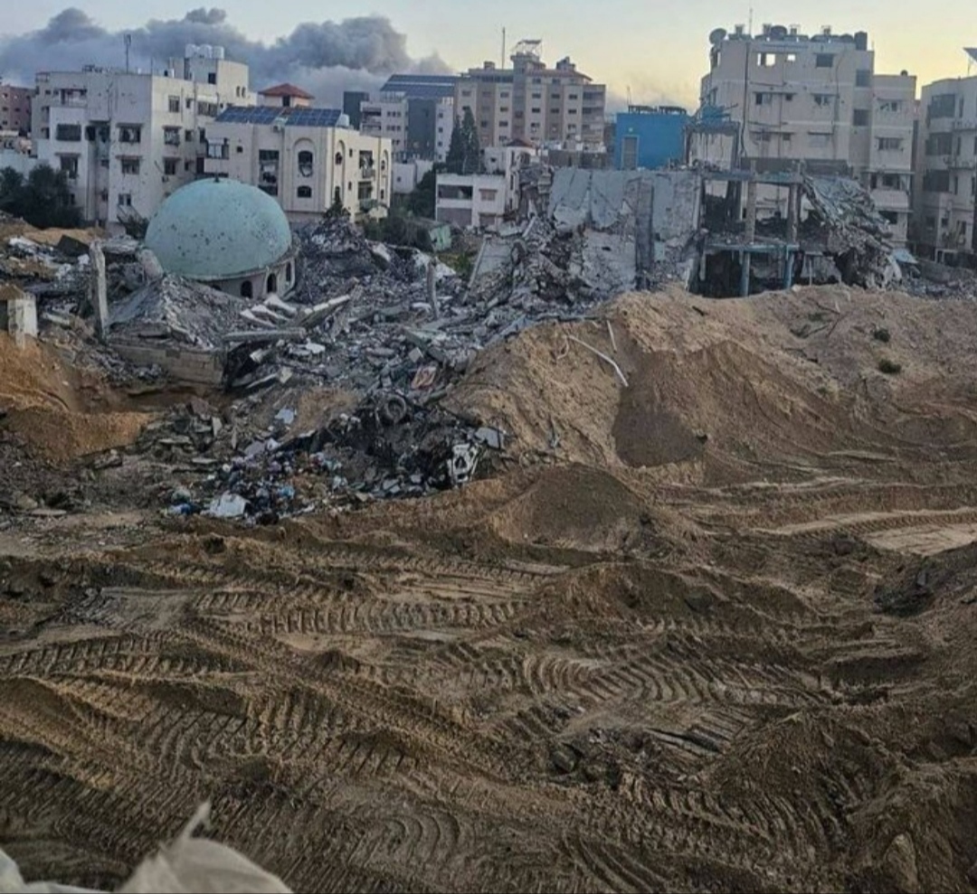 الدفاع المدني: الاحتلال ينسف محيط مجمع الشفاء بغزة