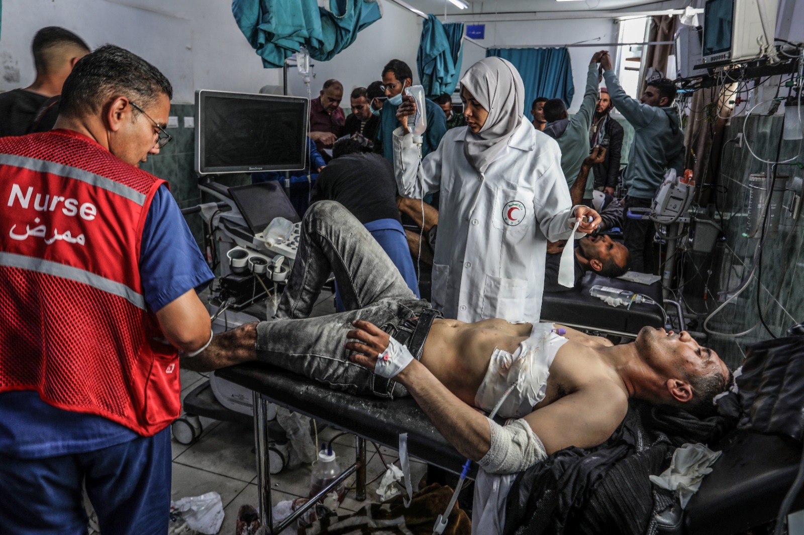 الاحتلال قتل أكثر من 100 فلسطيني داخل مستشفى الشفاء بغزة