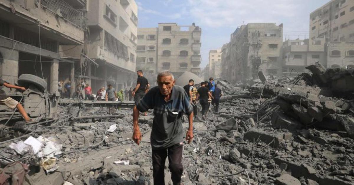 دبابات الاحتلال تتقدم نحو مستشفى ناصر بخان يونس وسط قصف عنيف
