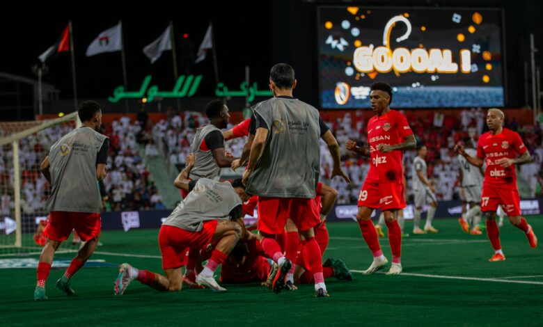 شباب الأهلي الإماراتي يتوج بدرع السوبر الإماراتي القطري