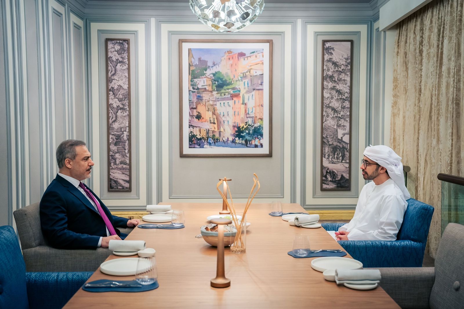 بيان إماراتي يدعو إلى تكثيف المساعي لتخفيف معاناة الشعب الفلسطيني