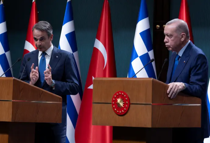 أردوغان يشيد بحماس ونظيره اليوناني يعترض