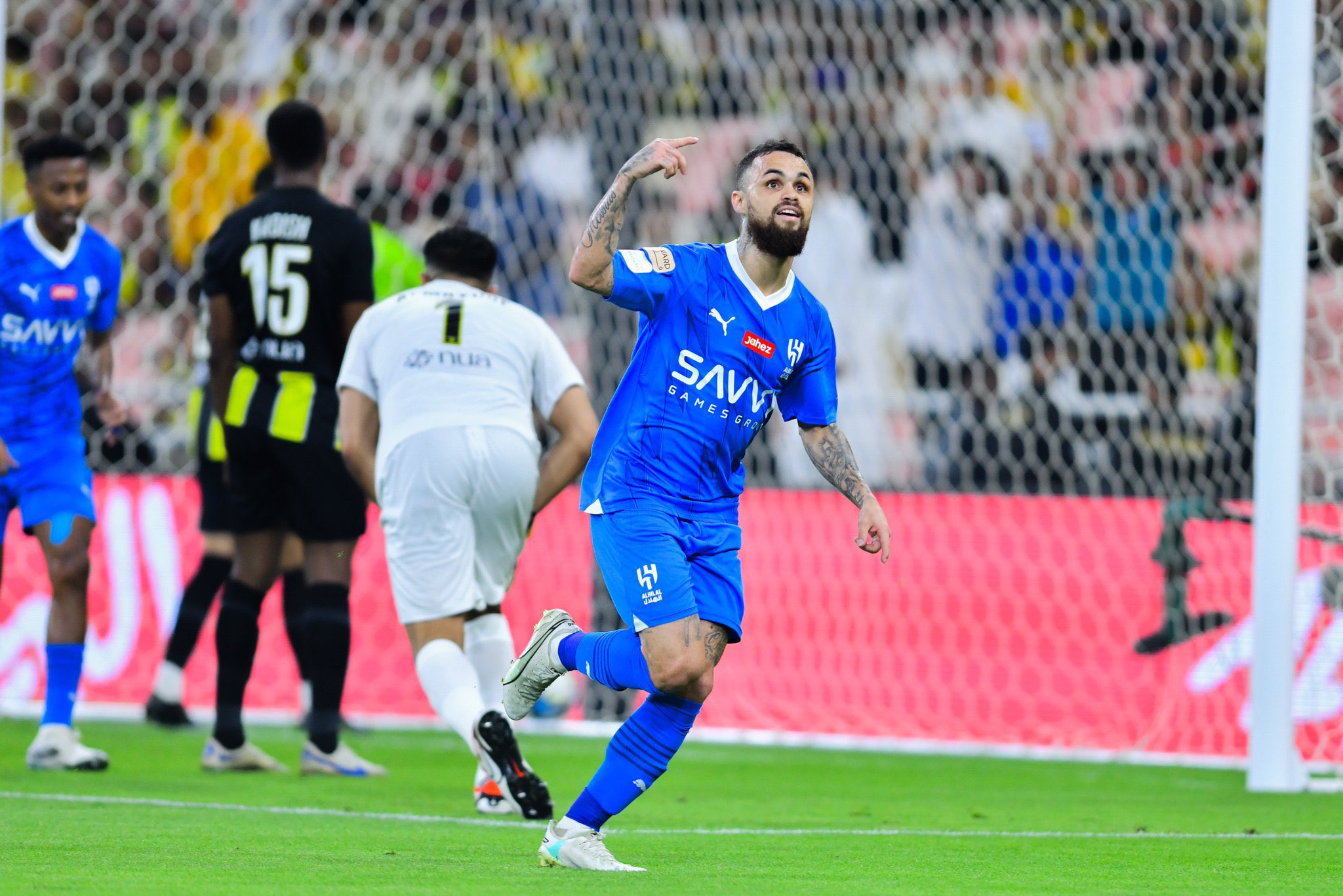 الهلال يقصى الاتحاد ويتأهل إلى نهائي كأس خادم الحرمين