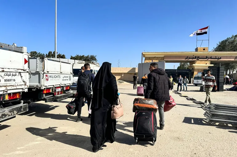 أكثر من 100 ألف فلسطيني نزحوا من غزة إلى مصر ومئات العالقين يرغبون بالعودة للقطاع