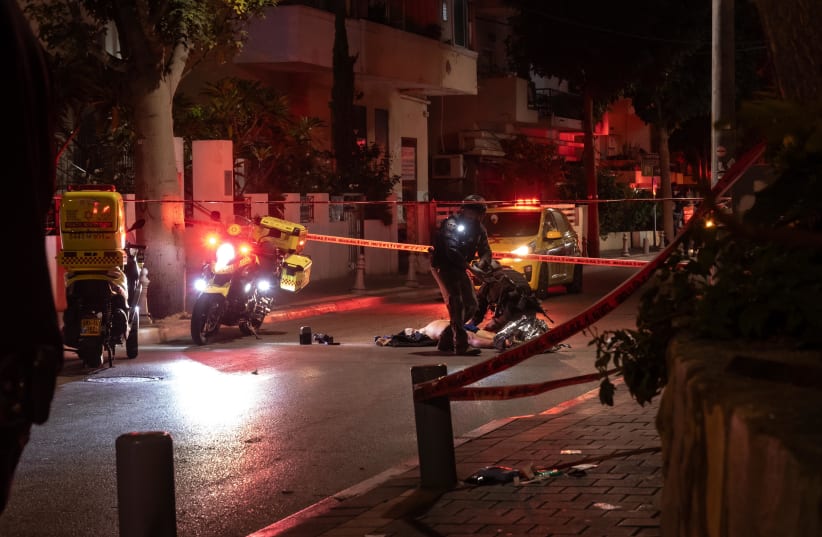 عملية في تل أبيب: إصابة أربعة على الأقل في عملية طعن واستشهاد المنفذ
