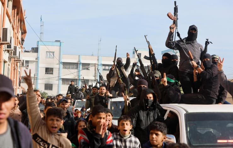 انتشار الآلاف من قوات الأمن في غزة