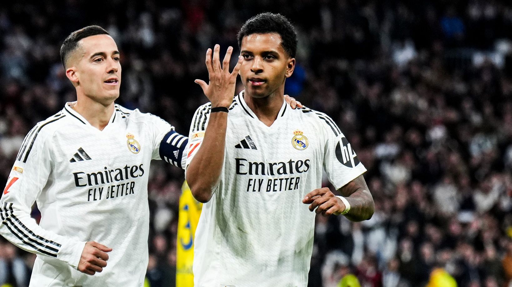 ريال مدريد يكتسح لاس بالماس برباعية ويتصدر الدوري