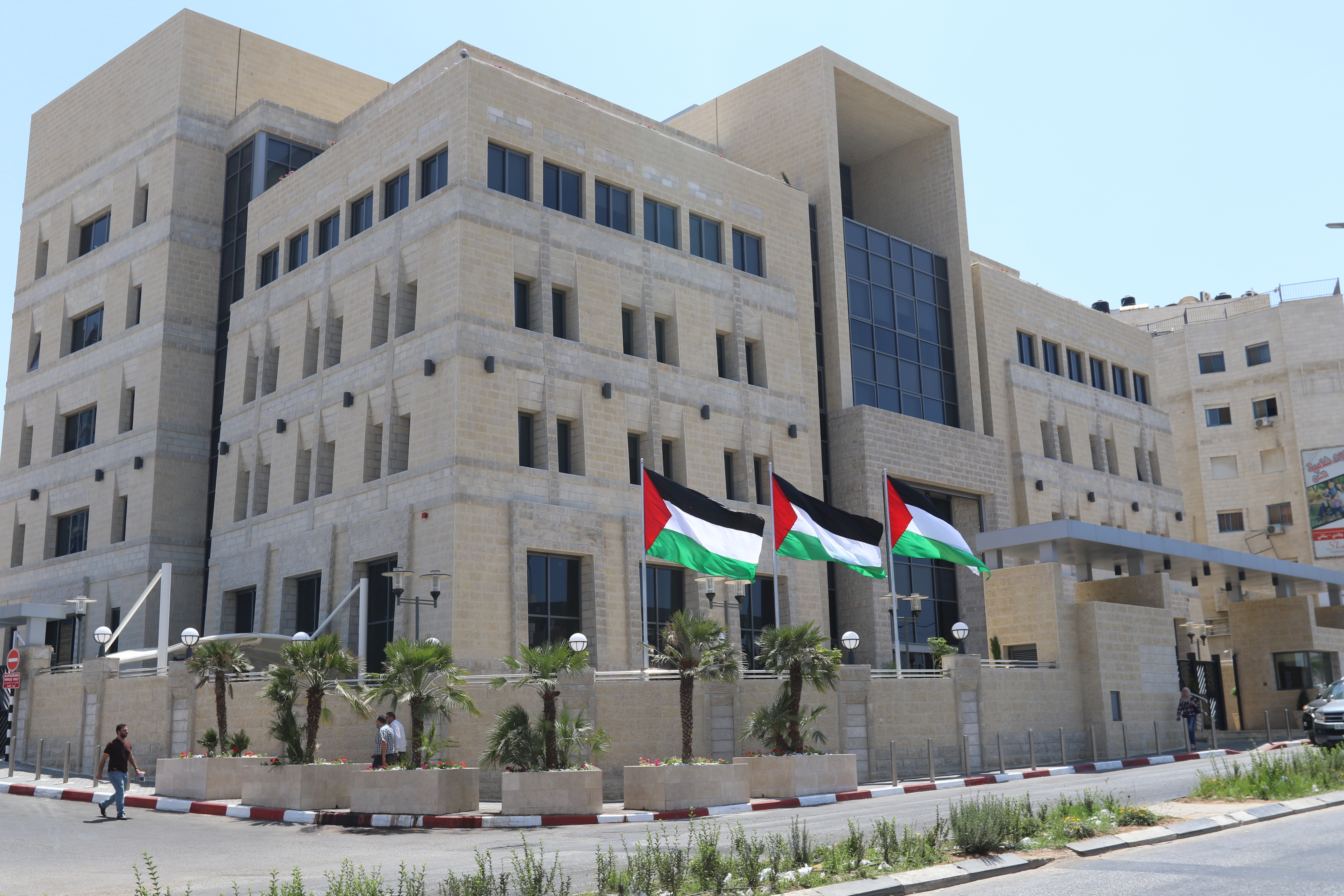 "النقد" تصدر تعليمات جديدة للمصارف للتعامل مع أقساط المقترضين المتراكمة خلال العدوان