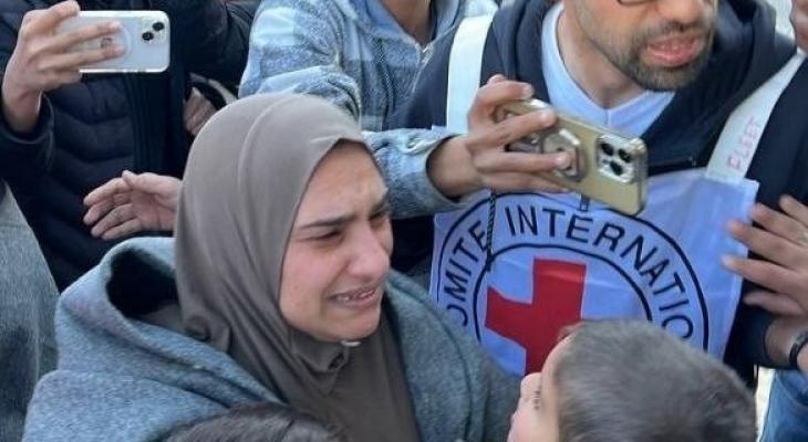 غزة: سلطات الاحتلال تفرج عن 46 من الأسرى النساء والأطفال