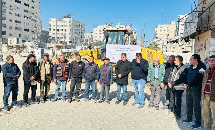 مؤسسات القطاع الخاص وبلدية غزة يطلقون مبادرة تنظيف شوارع المدينة