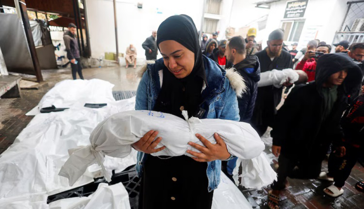 مركز حقوقي يطالب بعملية إنسانية عاجلة لانتشال جثامين الأطفال في غزة