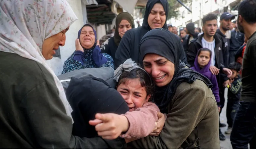 حرب الإبادة .. شهداء ومصابون في قصف الاحتلال أنحاء متفرقة من قطاع غزة