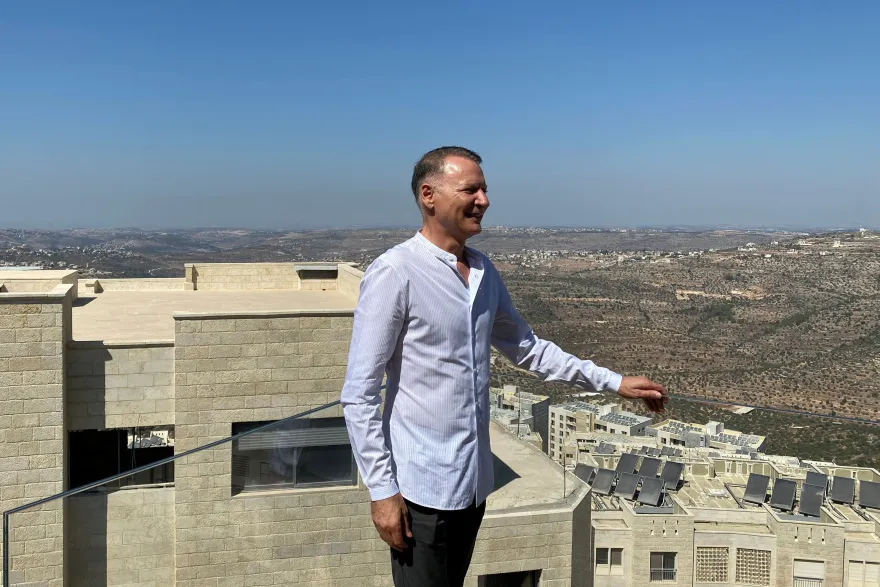 عائلات أمريكية تتهم رجل الأعمال الفلسطيني بشار المصري بتسهيل هجمات حماس