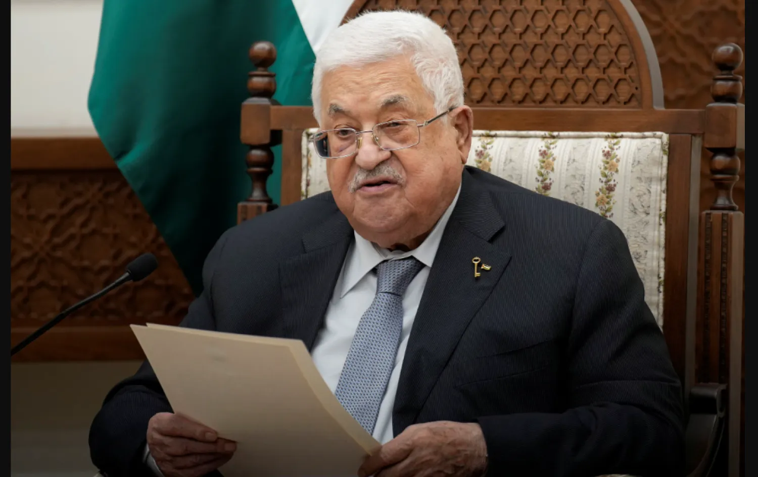 صحيفة: عباس يغيّر وجه السلطة الفلسطينية في أوج حرب البقاء