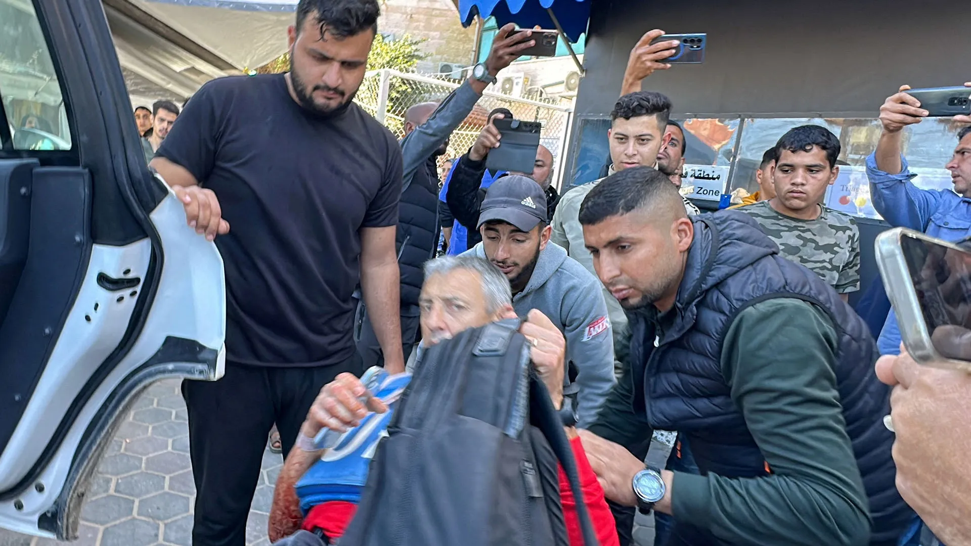 تحقيق الاحتلال يقرّ بمقتل موظّف أمميّ بنيران دبابة إسرائيليّة في دير البلح الشهر الماضي
