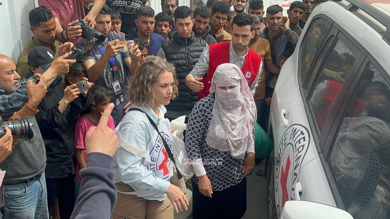 الاحتلال يفرج عن 12 معتقلا بينهم امرأتان من قطاع غزة