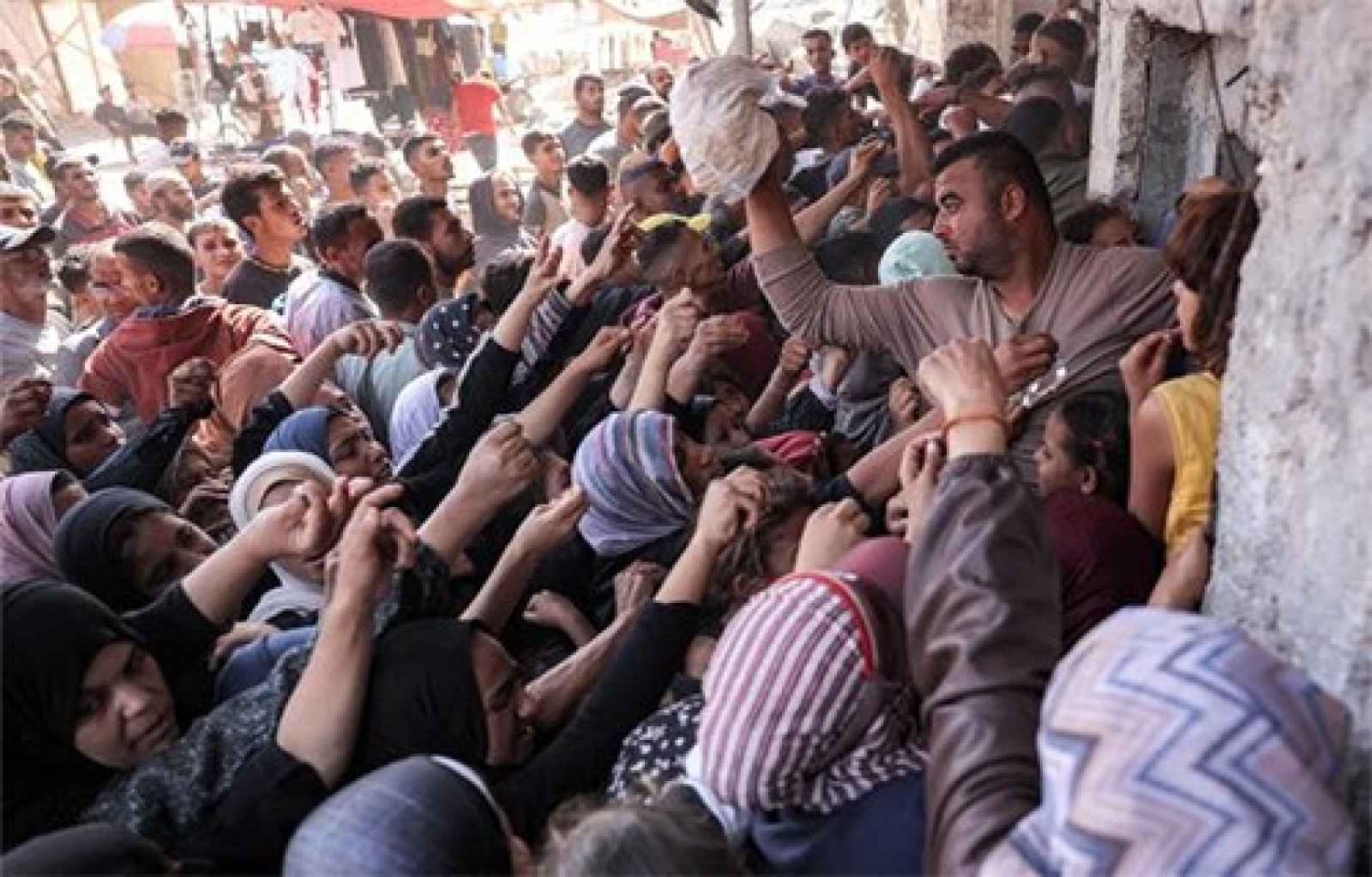 رئيس جمعية المخابز في غزة: المخابز ستتوقف غداً على أبعد تقدير