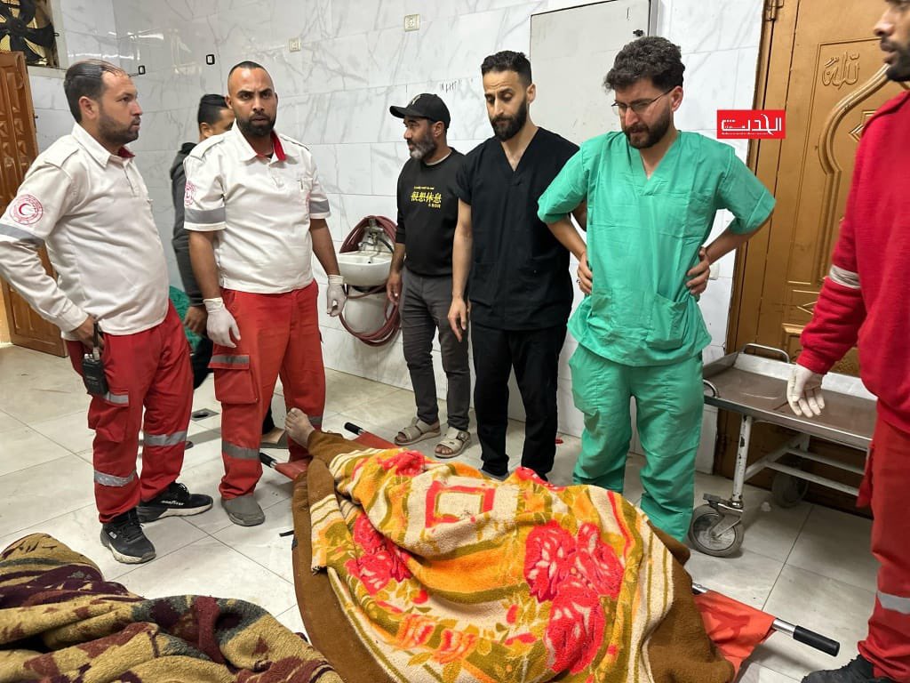ممرض فلسطيني بغزة.. هرع لإنقاذ جرحى فوجد جثامين عائلته