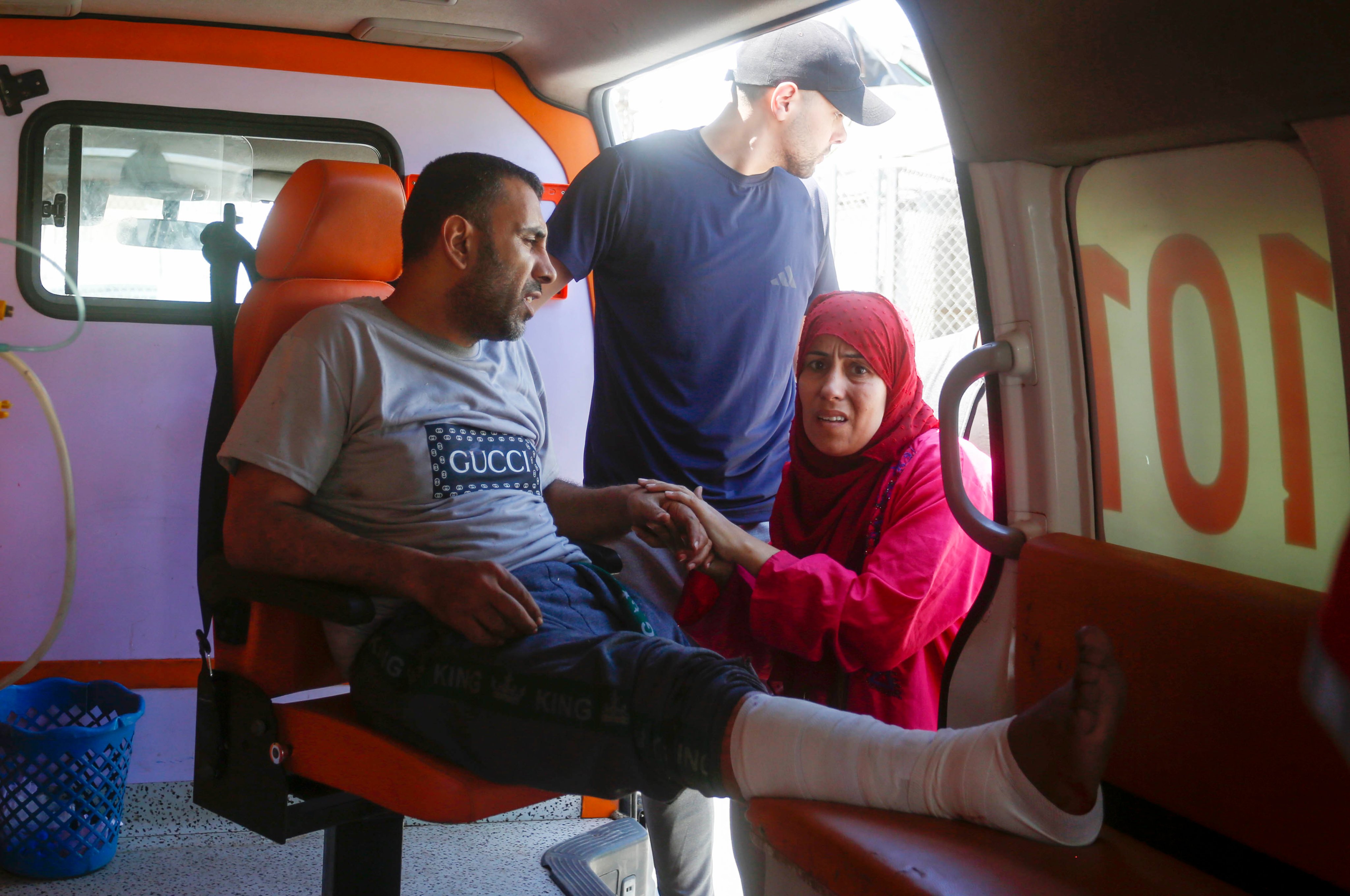 استشهاد 5 مواطنين في غارتين للاحتلال وسط قطاع غزة
