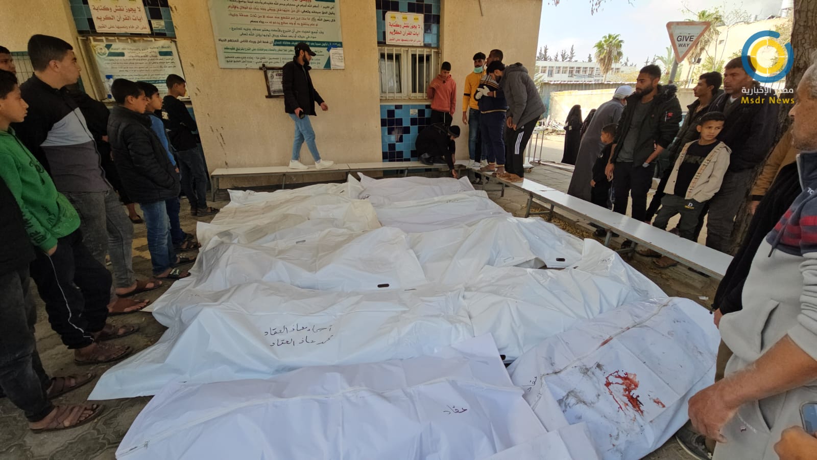 تشييع شهداء عائلة العقاد جنوبي مدينة خان يونس