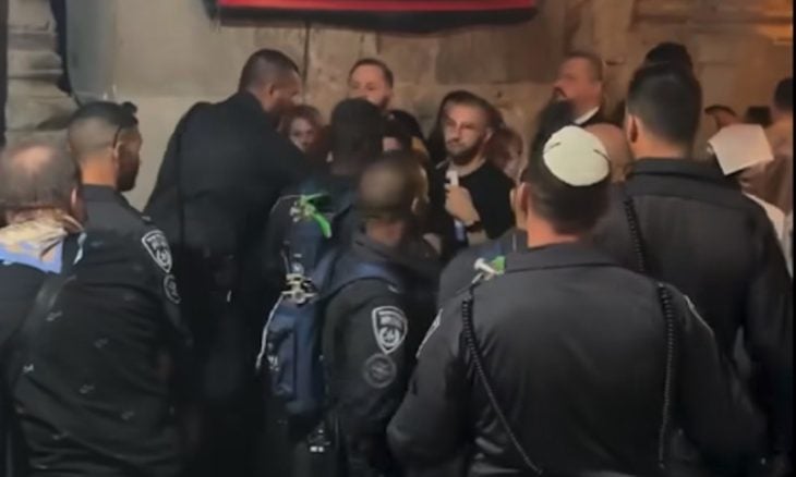 محافظة القدس تدين اعتداءات الاحتلال على المشاركين في احتفالات "سبت النور"