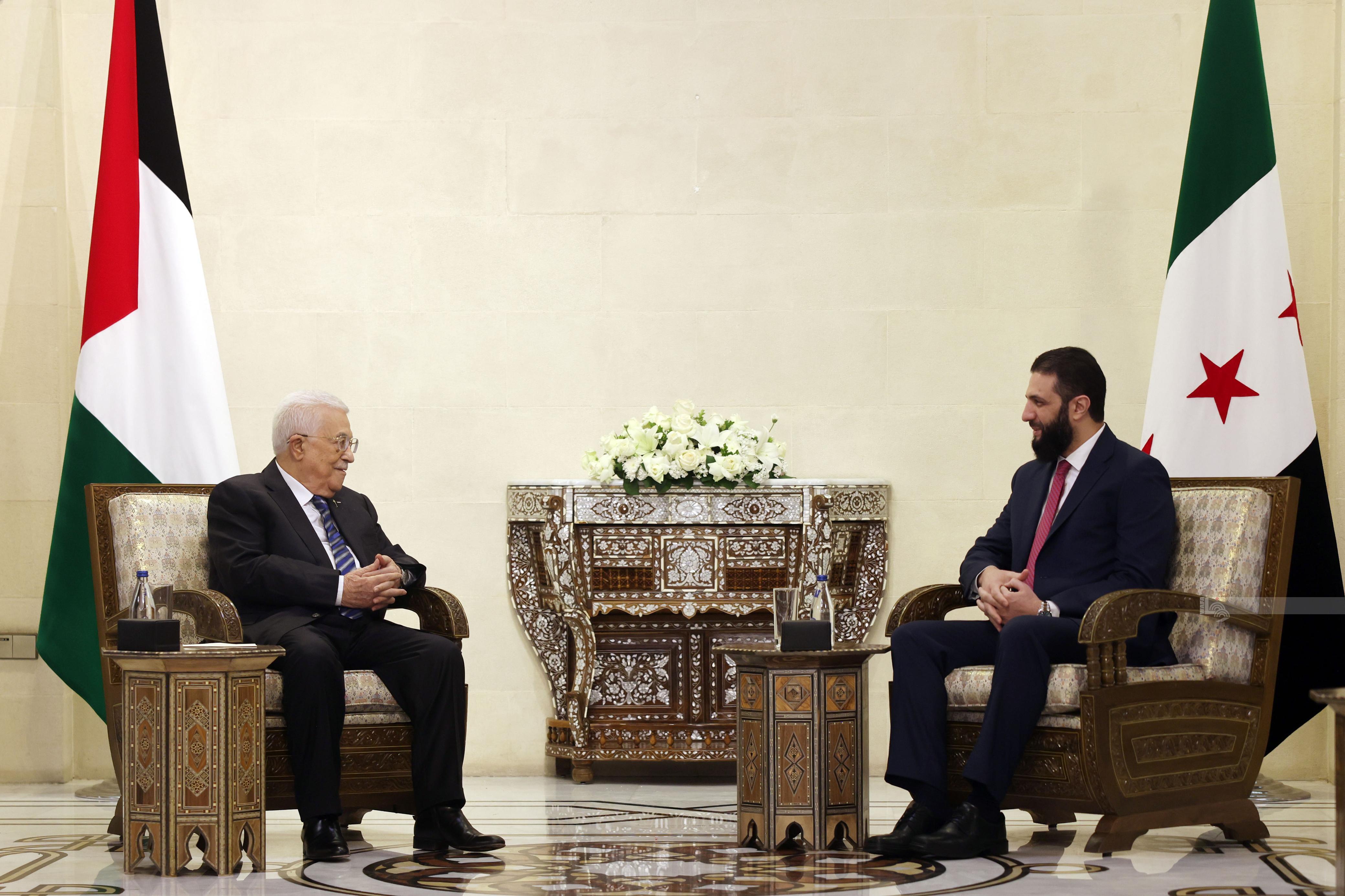 الرئيس الفلسطيني يجتمع مع نظيره السوري