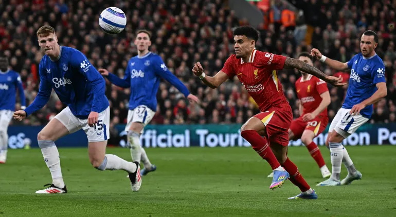 ديربي الميرسيسايد .. ليفربول يهزم إيفرتون ويقترب من اللقب