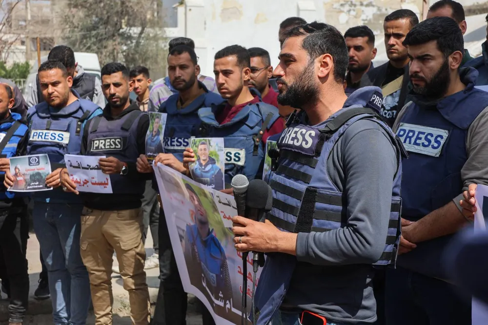 فورين بوليسي: الحرب في غزة "أسوأ صراع على الإطلاق بالنسبة للصحفيين"