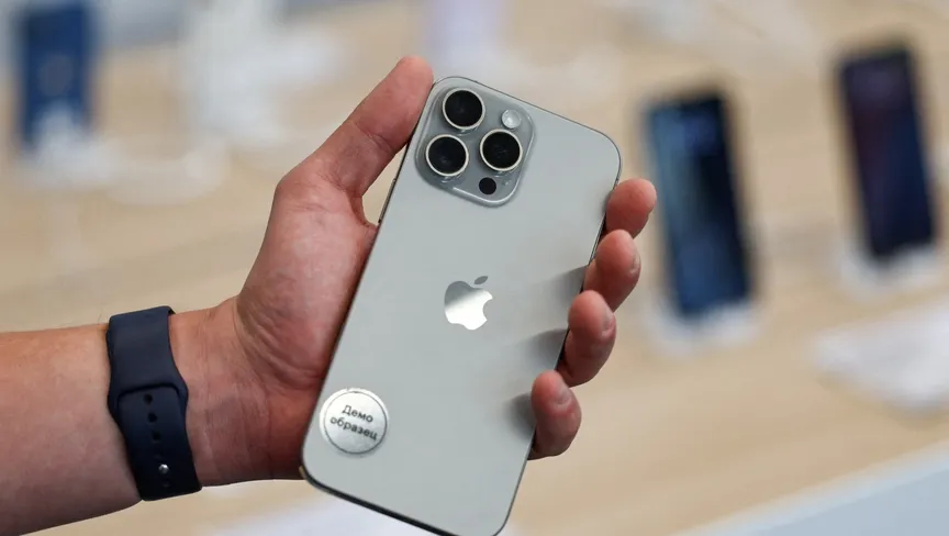 أبل تختبر iOS 18.5 وتستعد للكشف عن iOS 19 بعدة مزايا جديدة