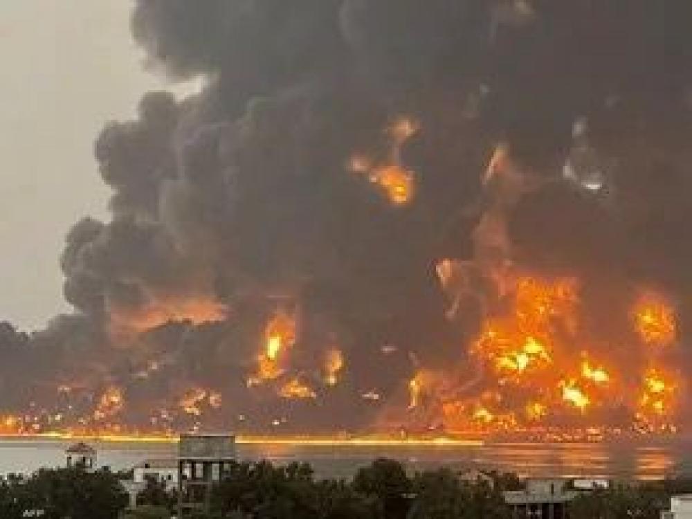 الأورومتوسطي: الهجوم الأمريكي على ميناء "رأس عيسى" يستدعي مساءلة فورية
