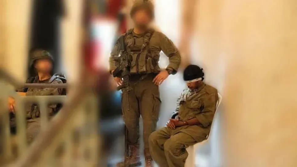 هآرتس: الجيش الإسرائيلي يستخدم أهالي قطاع غزة كـ"دروع بشرية" بشكلٍ يومي