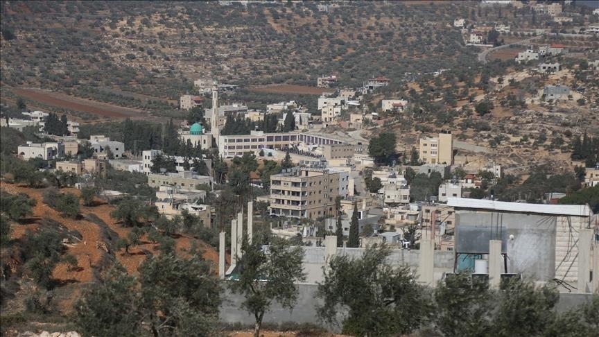 الضفة.. مستوطنون يقطعون المياه عن تجمع فلسطيني شمال أريحا