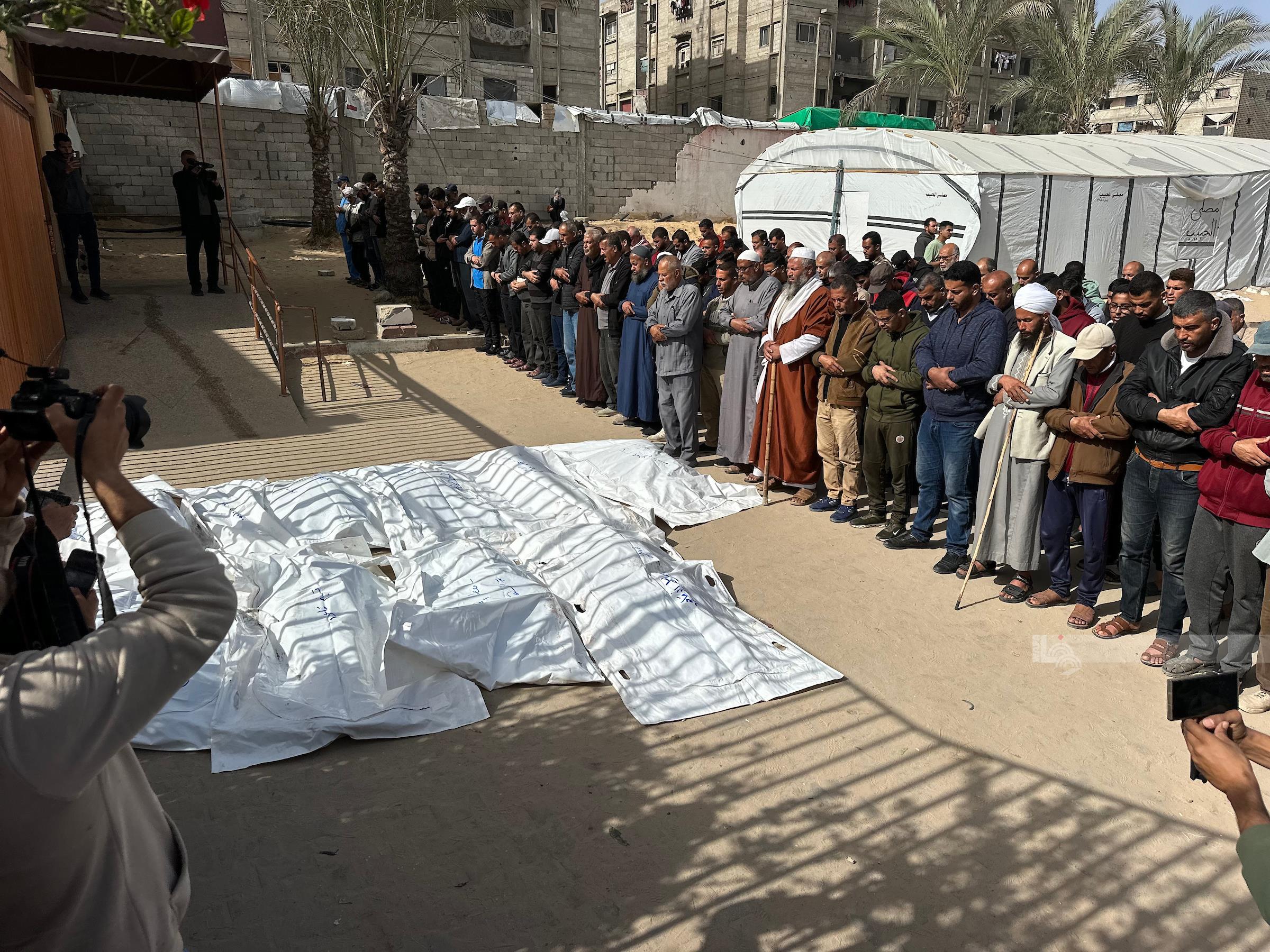 6 شهداء بينهم مواطن وزوجته وأبنائه جراء قصف إسرائيلي على خان يونس