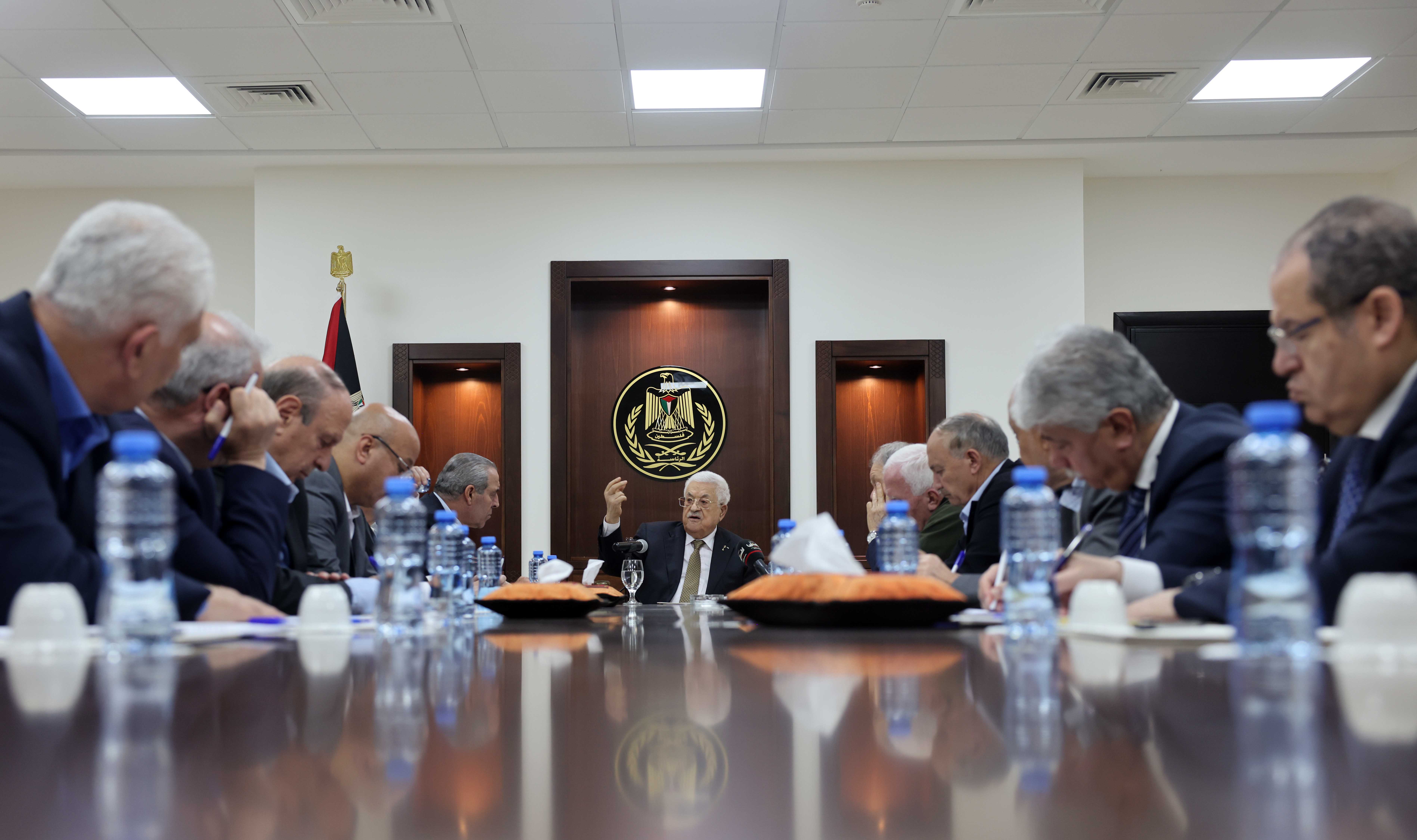 اللجنة التنفيذية لمنظمة التحرير تصادق على تعيين حسين الشيخ نائبا للرئيس