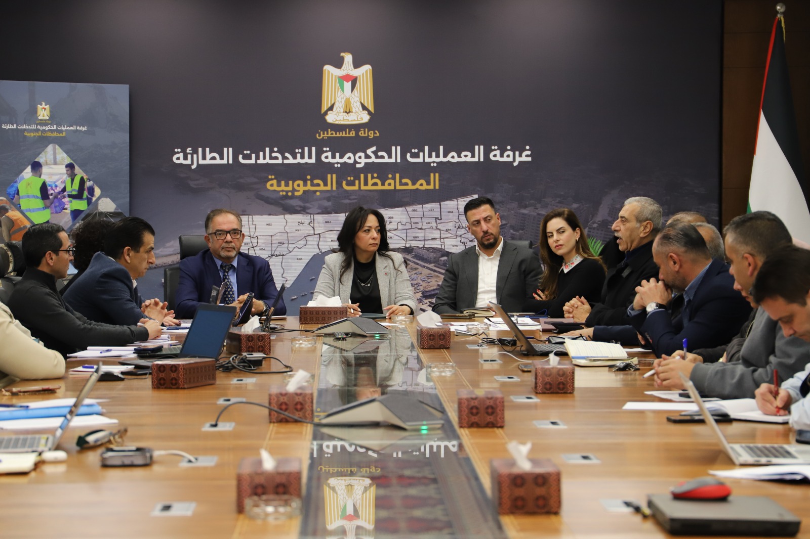 غرفة العمليات الحكومية تحذر من كارثة إنسانية وبيئية في قطاع غزة وتطالب بوقف فوري لإطلاق النار