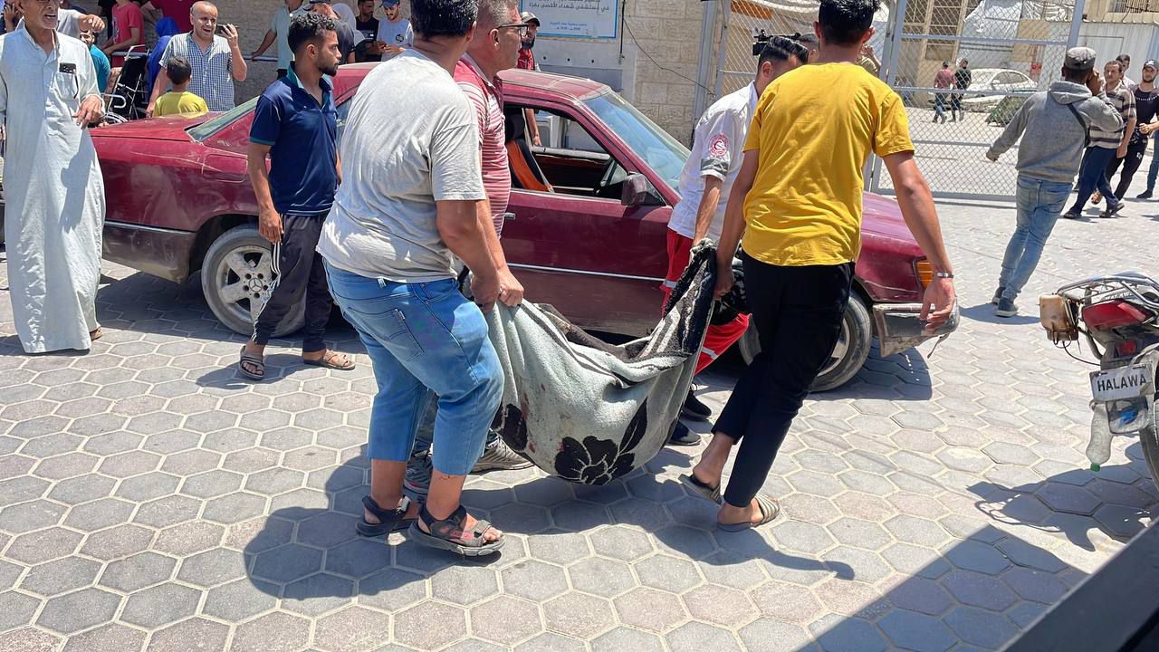 مجزرة جديدة: 18 شهيدا في قصف على دير البلح