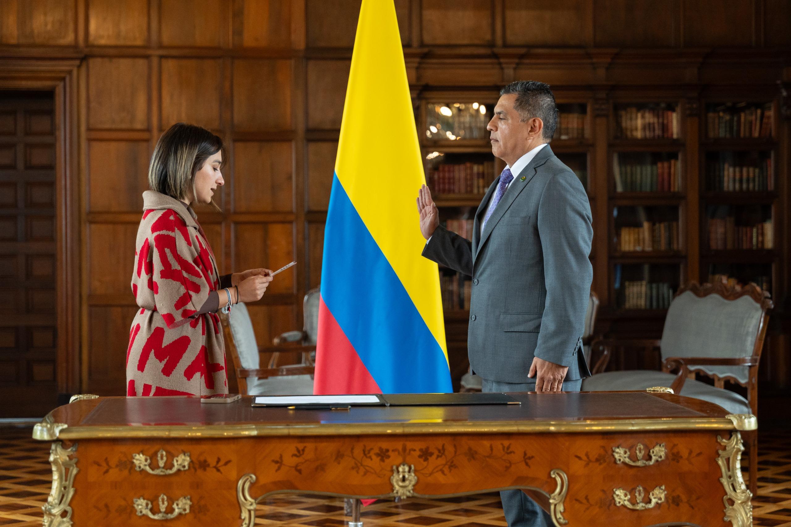 سفير كولومبيا الجديد لدى فلسطين يؤدي اليمين القانونية