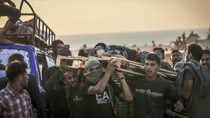 استشهاد 41 فلسطينيا برصاص وقصف الاحتلال بغزة بينهم باحثون عن طعام