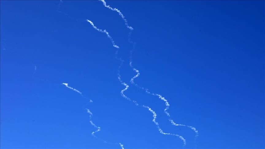 الجيش الإسرائيلي يعلن اعتراضه صاروخا أطلق من اليمن