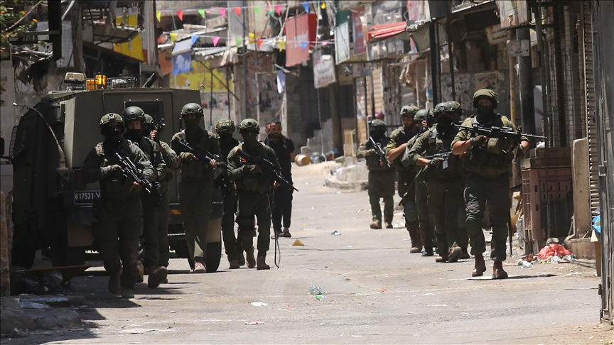 فيديو يوثق تنكيل جنود إسرائيليين بأطفال فلسطينيين قرب رام الله