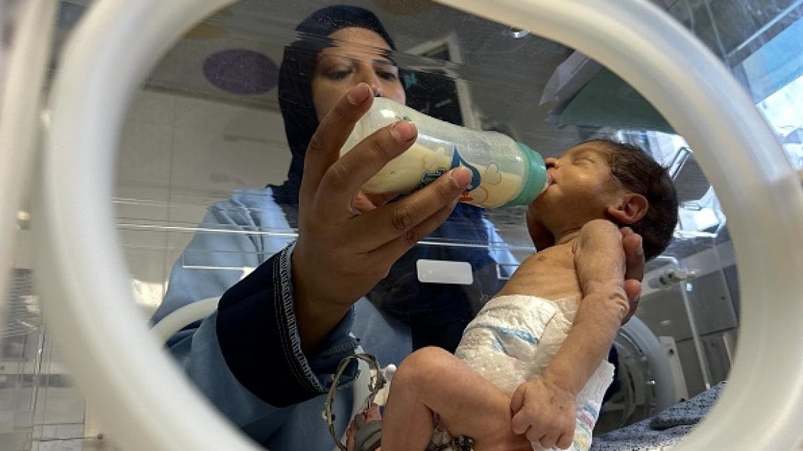 الإعلامي الحكومي يحذر من كارثة إنسانية بحق أطفال غزة 